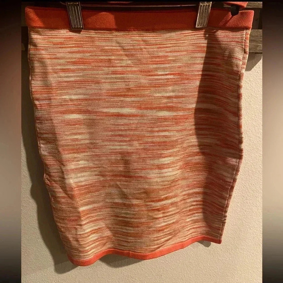 Bebe‎ two piece cropped orange top and skirt set size XS - Picture 5 of 6
